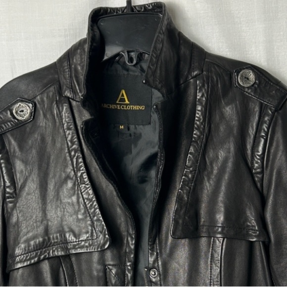 Y2K Black butter soft leather jacket, fitted,epaulette,moto,timeless,PTP 17” S/M - Picture 8 of 10